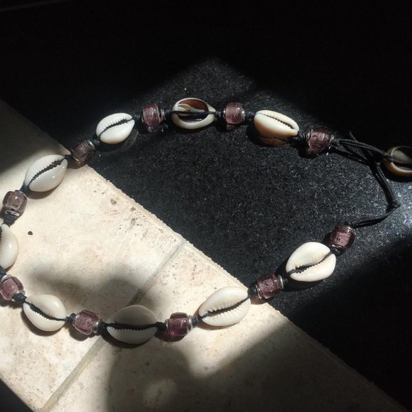 Shell and Glass Bead Necklace - Picture 3 of 3